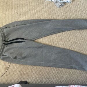 Men’s grey sweats/joggers
